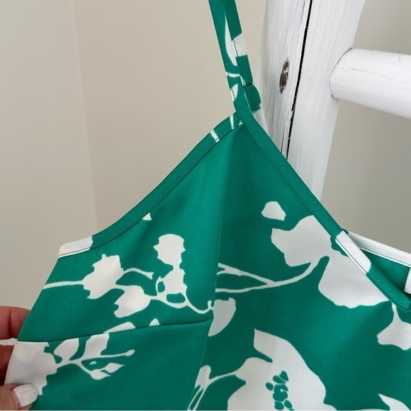 J Crew Women’s Green Floral V Neck Cami Top Size 4 - Picture 4 of 13